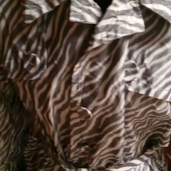 Zebra Trench❤🖤 - Picture 6 of 10